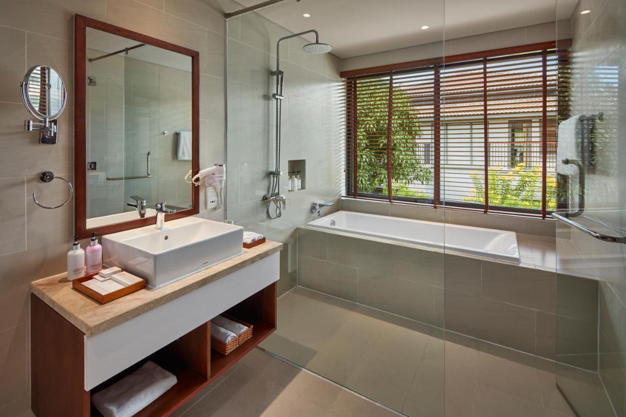 Best Western Premier Sonasea Villas Дуонг-Донг Экстерьер фото