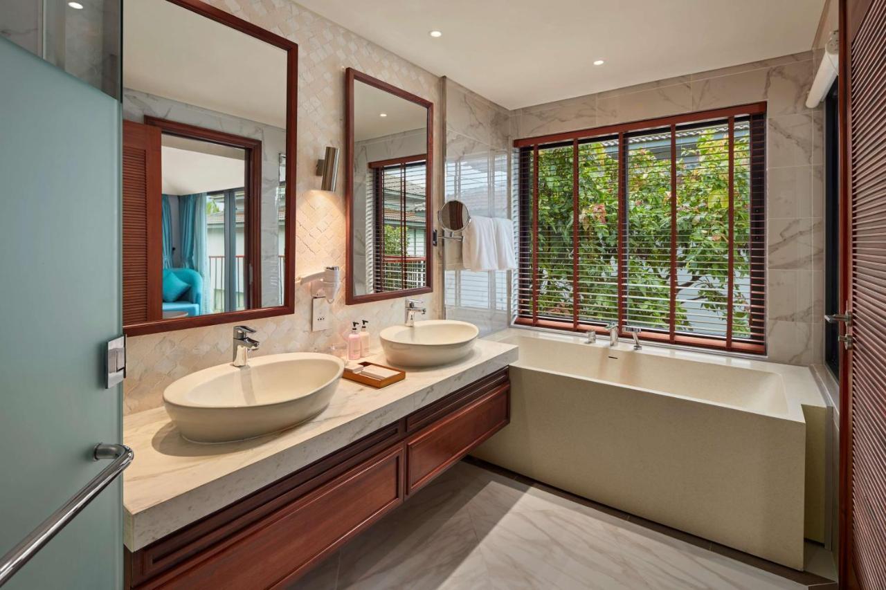 Best Western Premier Sonasea Villas Дуонг-Донг Экстерьер фото
